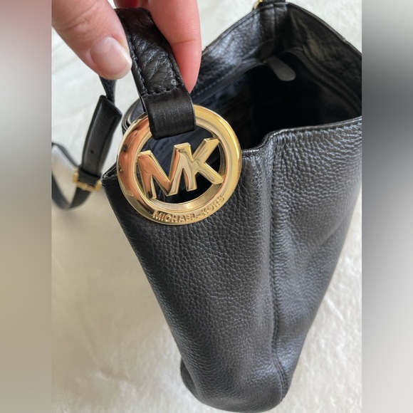 Michael Kors Black Leather Bag w Gold MK - Picture 2 of 9